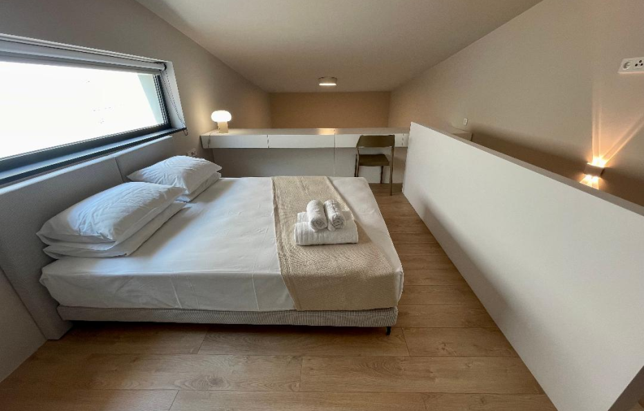 Executive loft II