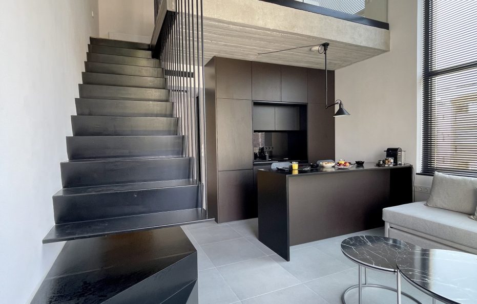 Executive loft III